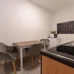 Schoenes 2-Zimmer-Apartment In Sehr Zentraler Lage