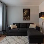 Schoenes 2-Zimmer-Apartment In Sehr Zentraler Lage